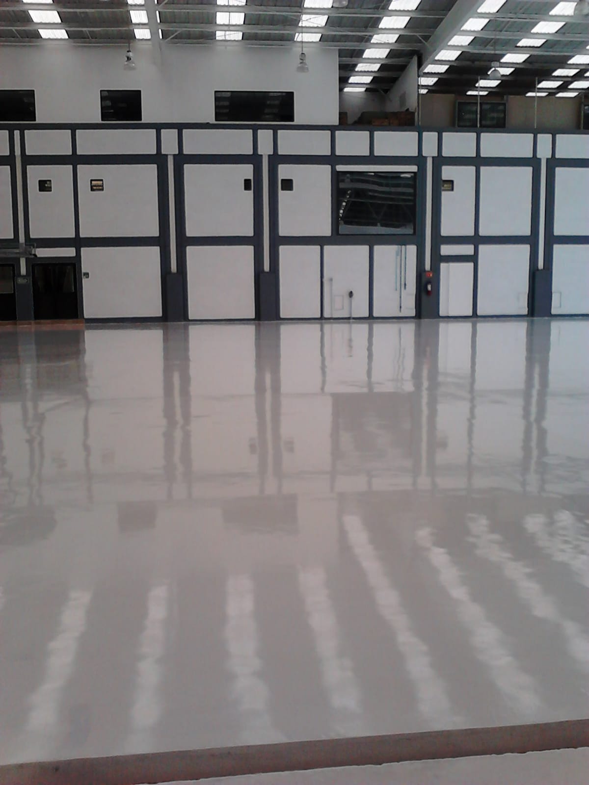 Piso de Mortero Epóxico Acabado Autonivelante